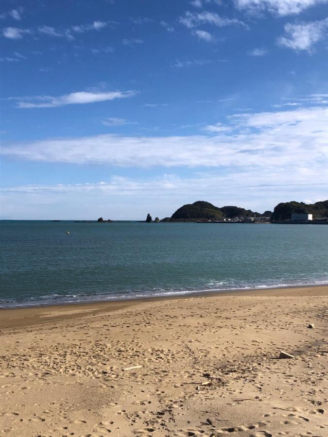 Вилла 浜の宮七福神 1棟貸し9名様までご利用できます Натикацуура Экстерьер фото